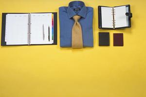 ビジネスマン必見！ネクタイの選び方完全ガイド ? 印象をアップさせるコツとサイズ・結び方のポイント